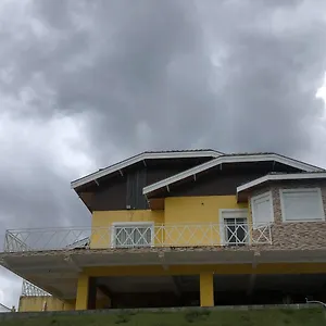 Casa Amarela Com Vista Campos do Jordão